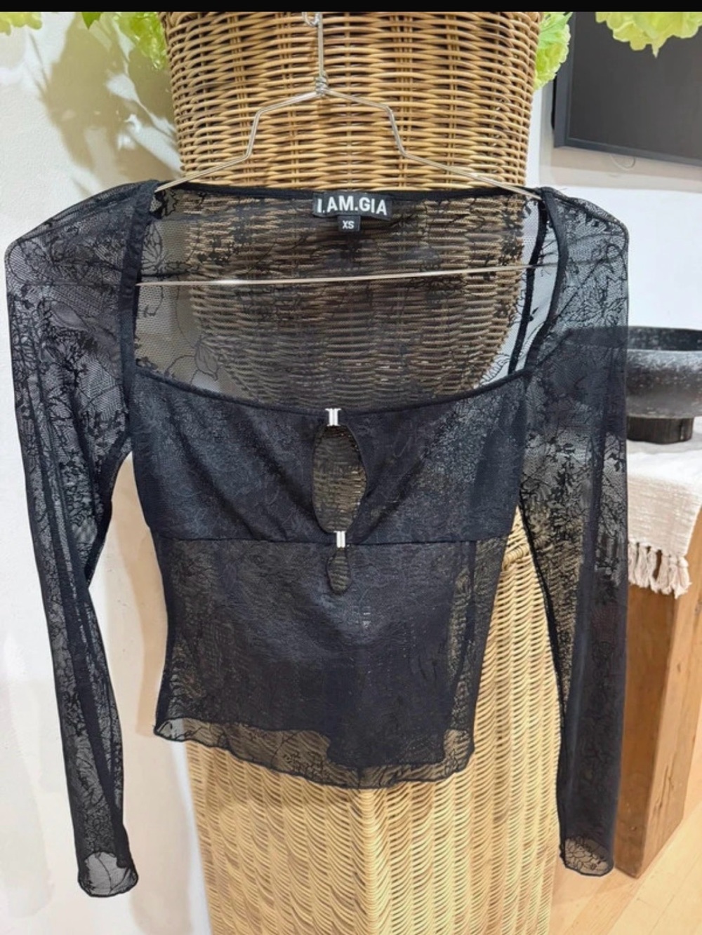 I.AM.GIA Black Sheer Lace Keyhole Long-Sleeve Crop Top